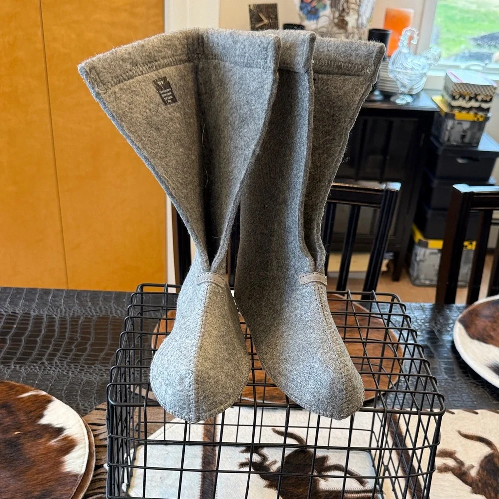 Source Unknown Gray Kids Felt Booties